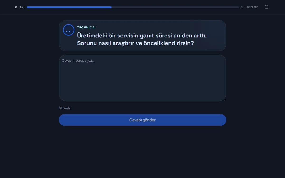 HoneUp yazılı mülakatında soru ve cevap alanı; örnek verilerle gösteriliyor